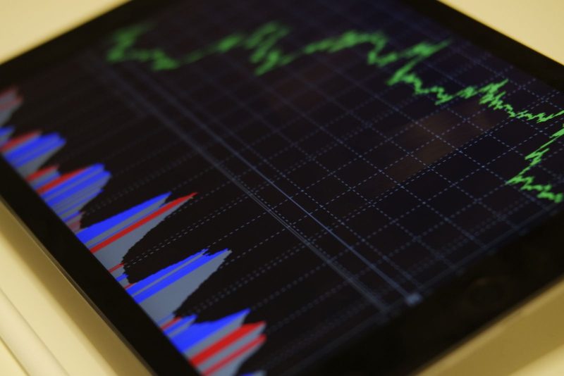 Line chart illustrating long-term index fund returns versus active funds